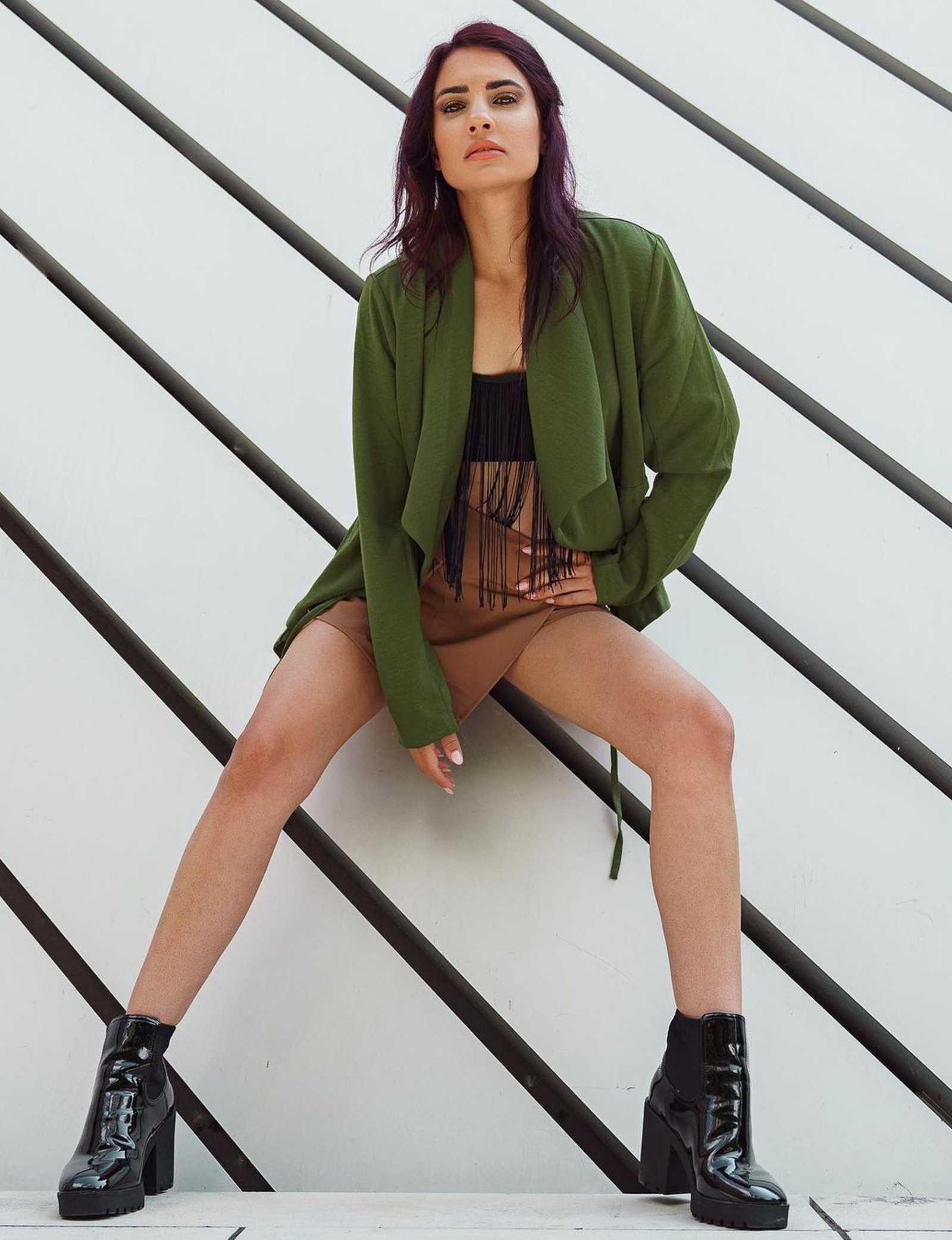 Editorial — 01 — CaptivateX